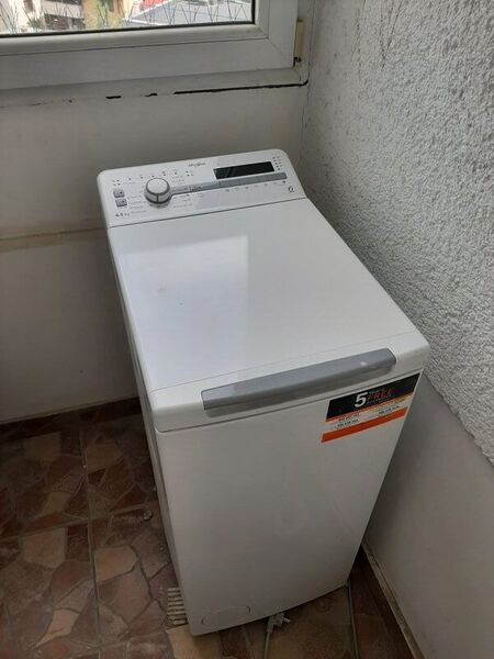 Vand masina de spalat rufe.